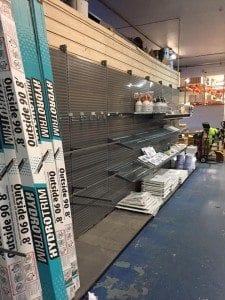 hydrotrim outside på varelageret til treprodukter øst