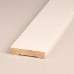 enkel fotlist hvit ferdigmalt